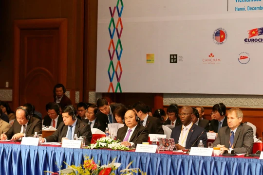 Thủ tướng Nguyễn Xuân Phúc tham dự Diễn đàn Doanh nghiệp thường niên 2016 (VBF) đang diễn ra sáng 5-12. Ảnh: N.AN