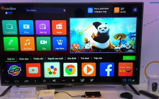 SmartBox 2 là thiết bị tất cả trong một vừa để xem Truyền hình, phim truyện vừa để hát karaoke, lướt web đọc báo, vừa check mail, hướng dẫn con cháu học tập hoặc cấu hình để thay thế bộ thu phát wifi trong nhà.