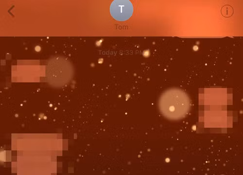 Hiệu ứng bắn pháo bông xuất hiện khi gõ cú pháp "Chúc mừng năm mới" qua iMessage trên iPhon