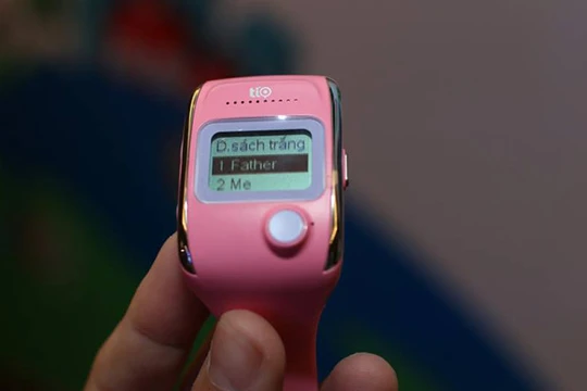 Tio có khả năng gọi điện khẩn cấp đến phụ huynh