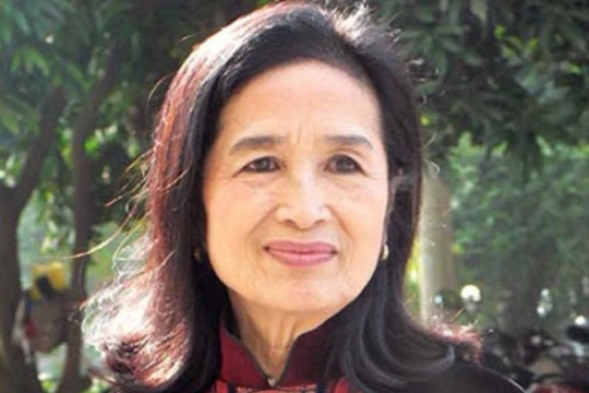 NSND Trà Giang: 'Vẽ để khỏa lấp nỗi cô đơn'