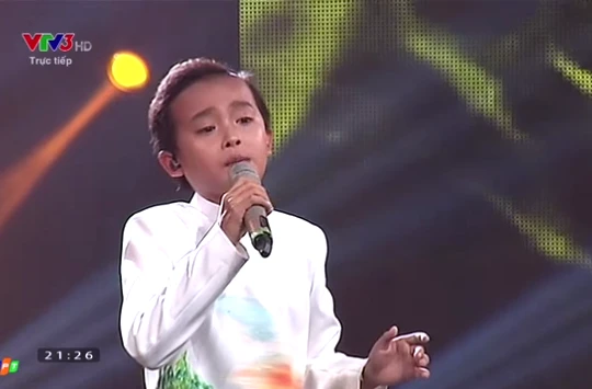  Hồ Văn Cường xuất sắc giành ngôi quán quân Vietnam Idol Kid 2016