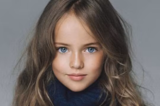 Mê mẩn trước vẻ đẹp thiên thần của người mẫu nhí xinh nhất thế giới