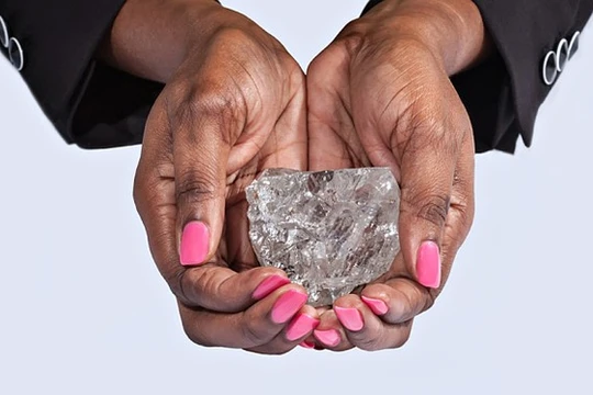 Choáng với viên kim cương lớn thứ 2 thế giới