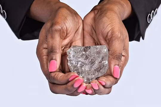 Choáng với viên kim cương lớn thứ 2 thế giới