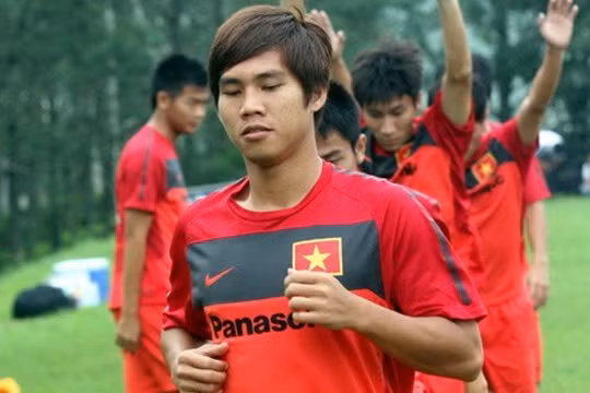 5 cầu thủ trẻ nhất từng khoác áo đội tuyển Việt Nam