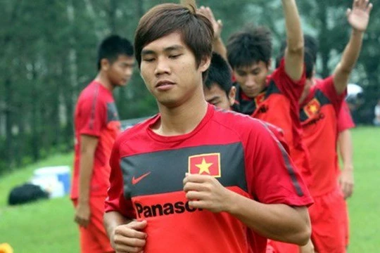 5 cầu thủ trẻ nhất từng khoác áo đội tuyển Việt Nam