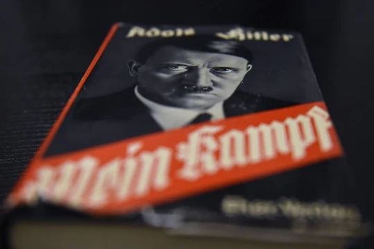 Đức sắp đưa sách của Hitler vào chương trình học?
