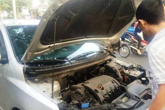 Xăng RON 95 "bẩn" hạ gục nhiều ôtô