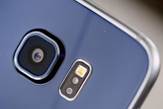 Cận cảnh smartphone đầu tiên tích hợp camera pixel kép