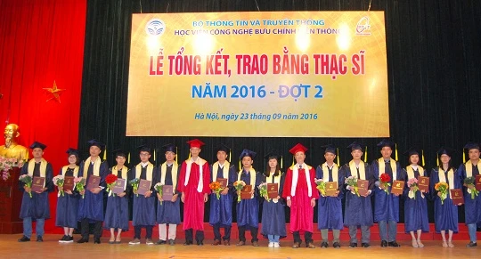 Học viện Công nghệ BCVT vừa tổ chức trao bằng Thạc sĩ đợt 1 vào ngày 23/9 vừa qua.