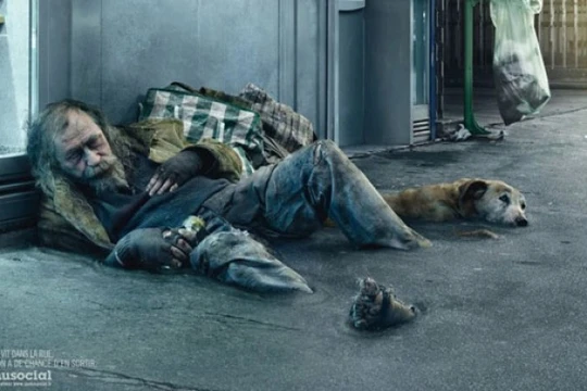 Đừng lãng quên những mảnh đời vất vưởng nơi hè phố! Đừng giả vờ như thể họ không hề tồn tại! Hãy cứu giúp họ. Càng ở lâu trên đường phố, họ ngày càng lún sâu vào bùn lầy.