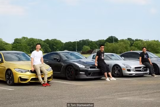 Choáng xem hội con nhà giàu Trung Quốc sang Mỹ chơi siêu xe