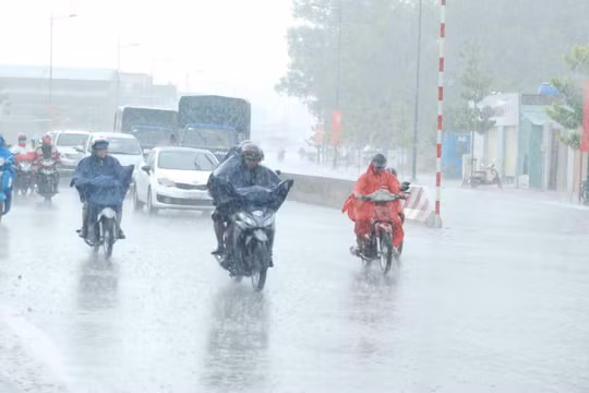 Dự báo thời tiết hôm nay (6/6): Hà Nội đề phòng dông lớn