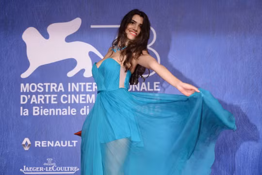 Người mẫu Rumani Loredana Violeta Salanta Đọc thêm: http://vn.sputniknews.com/photo/20160907/2359310/lien-hoan-phim-venice.html