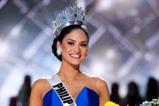 Hoa hậu và Á Hậu hoàn vũ 2015 tái ngộ MC "tội đồ" Steve Harvey