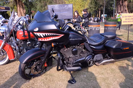 Ngoài những hoạt động mang tính nghệ thuật, giải trí và trau dồi kiến thức lái xe an toàn, Big Day 2016 còn quy tụ được vô số những mẫu xe khủng độc và lạ đến rất nhiều các câu lạc bộ tại Hà Nội, Thái Nguyên, Hải Phòng, Sài Gòn, Nghệ An...