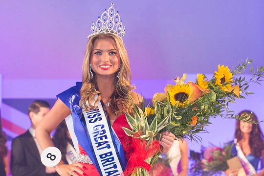 Người đẹp Zara Holland khi đăng quang