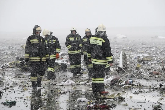 Video: Cận cảnh hiện trường thảm kịch máy bay Dubai rơi tại Nga