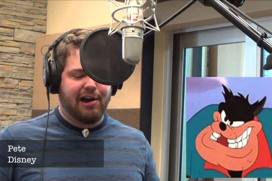 Người đàn ông giả giọng tất cả các nhân vật hoạt hình xuất hiện trong ca khúc.