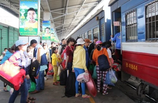 TP.HCM: Thêm 31 chuyến tàu và giảm tới 60% giá vé dịp nghỉ 30/4