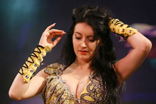 Video: Eo "phì nhiêu"... múa bụng sexy