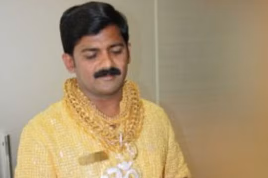 Doanh nhân Datta Phuge là người luôn bị ám ảnh với vàng. 