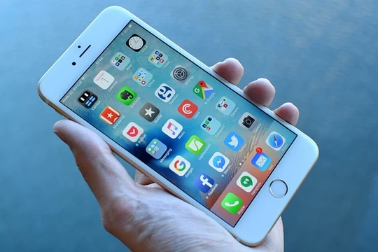 Video: “Mổ bụng” iPhone 6s Plus