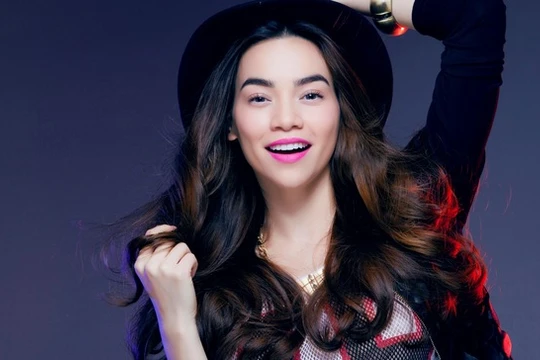 Hà Hồ: "Sống thực tế, yêu hết mình, đau đớn tận cùng và lãng quên nhanh"