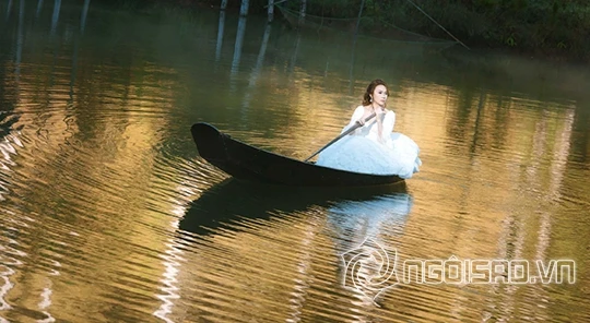 Mỹ Tâm thong thả giữa trời Tây thơ mộng