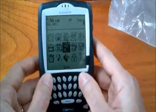 BlackBerry 6710 được tung ra thị trường ngày 17/10/2002. Đây là thiết bị cá nhân có thể hoạt động trên các mạng tần số 900/1900 MHz khắp thế giới, có tai nghe speaker/microphone tích hợp, có cả các dịch vụ không dây, như e-mail, điện thoại, Internet, tin 