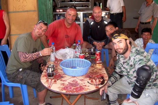 Tây Offroad nhớ đời ở Việt Nam