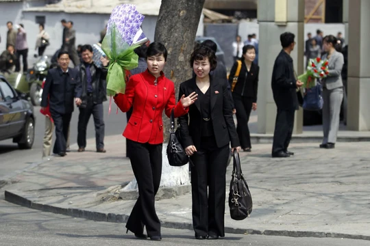 Triều Tiên cấm đeo vòng khuyên và hạn chế đồ jean