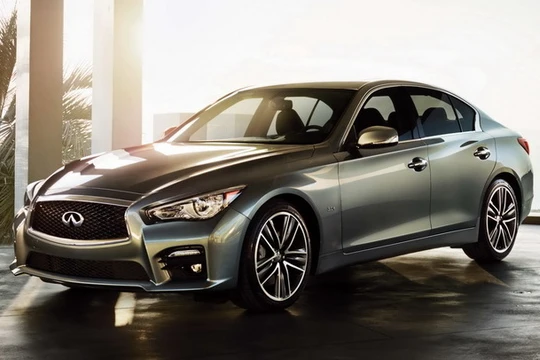 Infiniti Q50 bản 2016 giá 750 triệu đồng