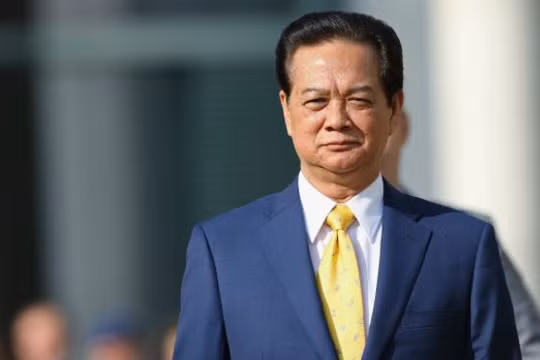 “Không đổi chủ quyền lấy hữu nghị viển vông, lệ thuộc” là phát biểu của Thủ tướng Nguyễn Tấn Dũng khi trả lời phỏng vấn Hãng thông tấn AP và Reuters về tình hình Biển Đông cũng như các biện pháp giải quyết của Việt Nam trước việc Trung Quốc đưa trái phép 