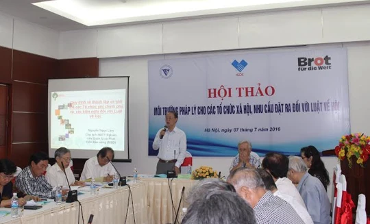 TS. Phạm Văn Tân – Phó chủ tịch kiêm Tổng thư ký VUSTA phát biểu khai mạc hội thảo.