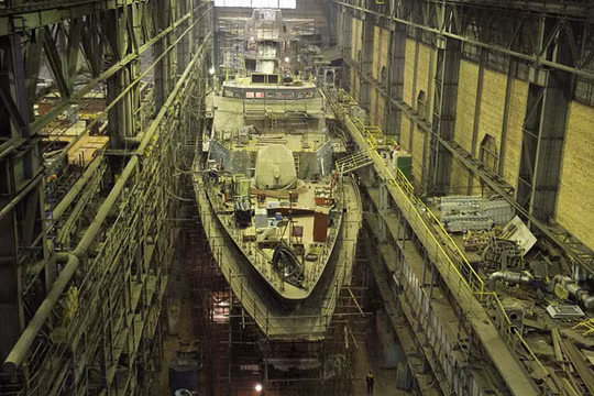 Tàu tuần biên mới nhất của Nga sẽ chạy bằng động cơ Nga