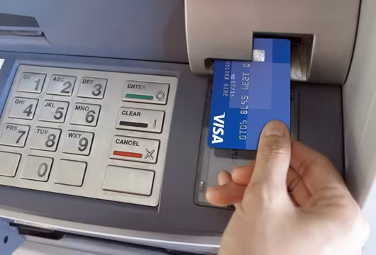 Bóc mẽ thủ đoạn rút trộm tiền tinh vi từ cây ATM