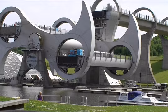 Video: Top 15 cây cầu di động độc đáo nhất thế giới