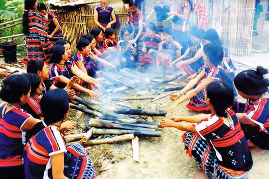 Nhân kỷ niệm 41 năm ngày Giải phóng Đà Nẵng (29/3/1975 - 29/3/2016), Đà Nẵng sẽ tổ chức ngày văn hóa đồng bào Cơ Tu tại Bảo tàng Đà Nẵng.