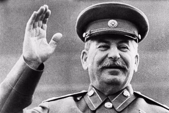 Lộ diện cháu trai ngoài giá thú của Stalin