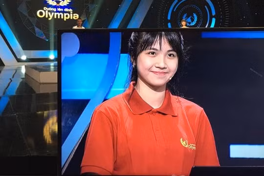 Bức hình của cô bạn thí sinh đang gây náo loạn trường quay Đường lên đỉnh Olympia.
