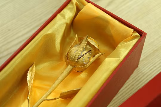 Những món quà Valentine sang chảnh dành cho ‘con nhà giàu’