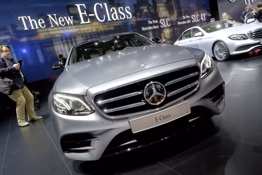 Video: Cận cảnh Mercedes-Benz E-Class 2017