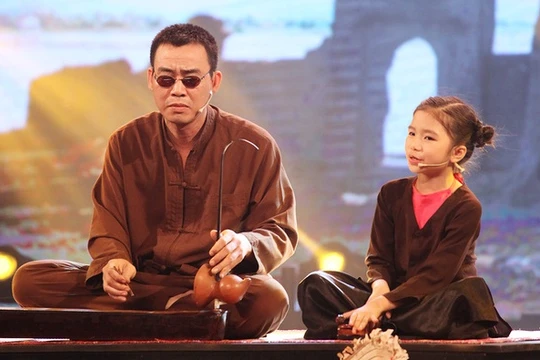 Cô bé hát xẩm Võ Hương Giang đến từ Thái Bình