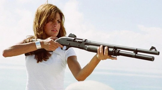 Fan sôi sục với tấm poster đầu tiên của “Fast & Furious 8“