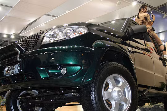 Việt Nam sẽ có cơ sở sản xuất xe của Nga