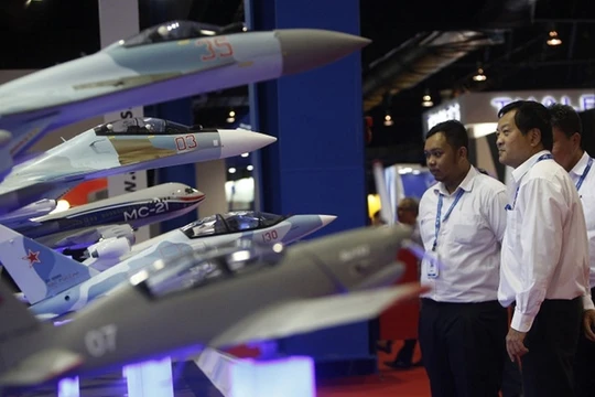 Mô hình các dòng máy bay Su do hãng Sukhoi của Nga tại triển lãm Hàng không Singapore 2016. Ảnh EPA
