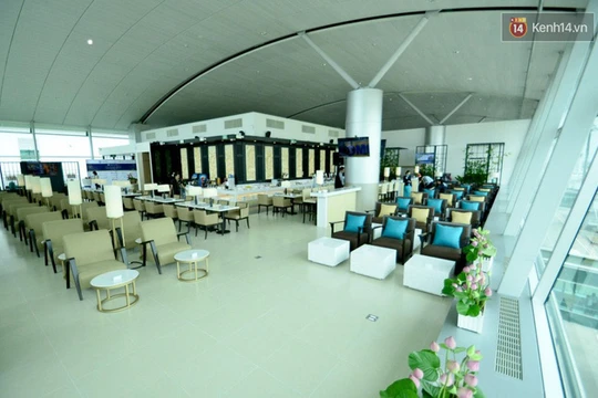 Ngày 19/8, hãng hàng không Vietnam Airlines và Công ty Cổ phần Dịch vụ Hàng không sân bay Tân Sơn Nhất (SASCO) đã chính thức đưa vào khai thác phòng chờ Lotus tại nhà ga quốc tế sân bay Tân Sơn Nhất, TP Hồ Chí Minh.