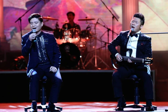 Bằng Kiều ôm đàn guitar hát nhớ nhạc sĩ Lương Minh